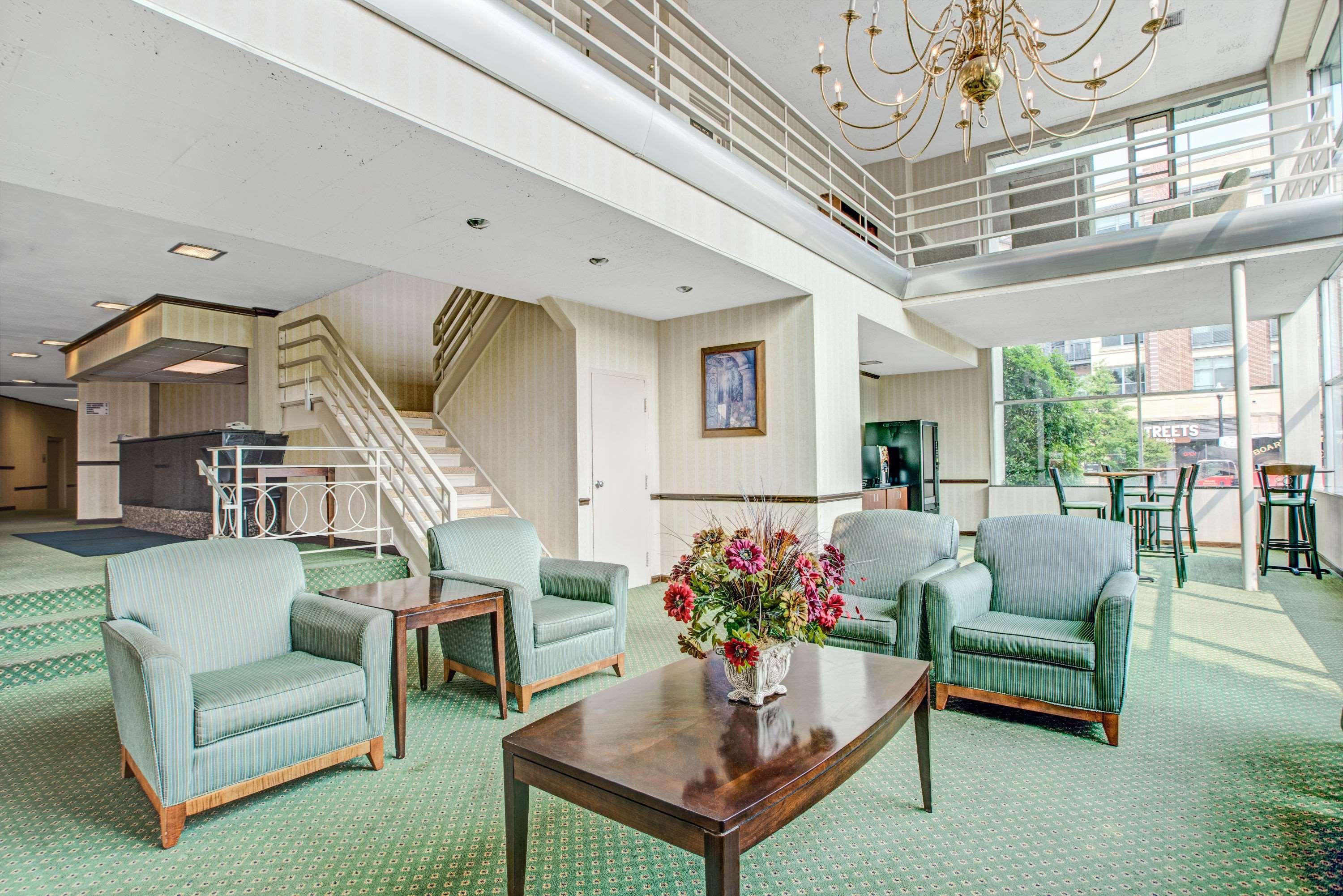 Days By Wyndham Arlington/washington Dc 2*