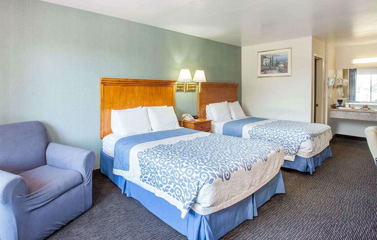 Days By Wyndham Arlington/washington Dc Hotel 2*